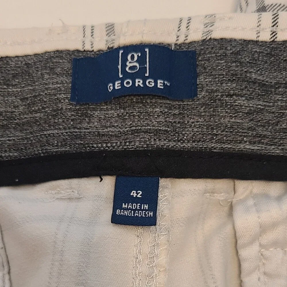 George Men’s Cargo Shorts | Size 42 | White & Gray Plaid | Casual - Picture 4 of 9